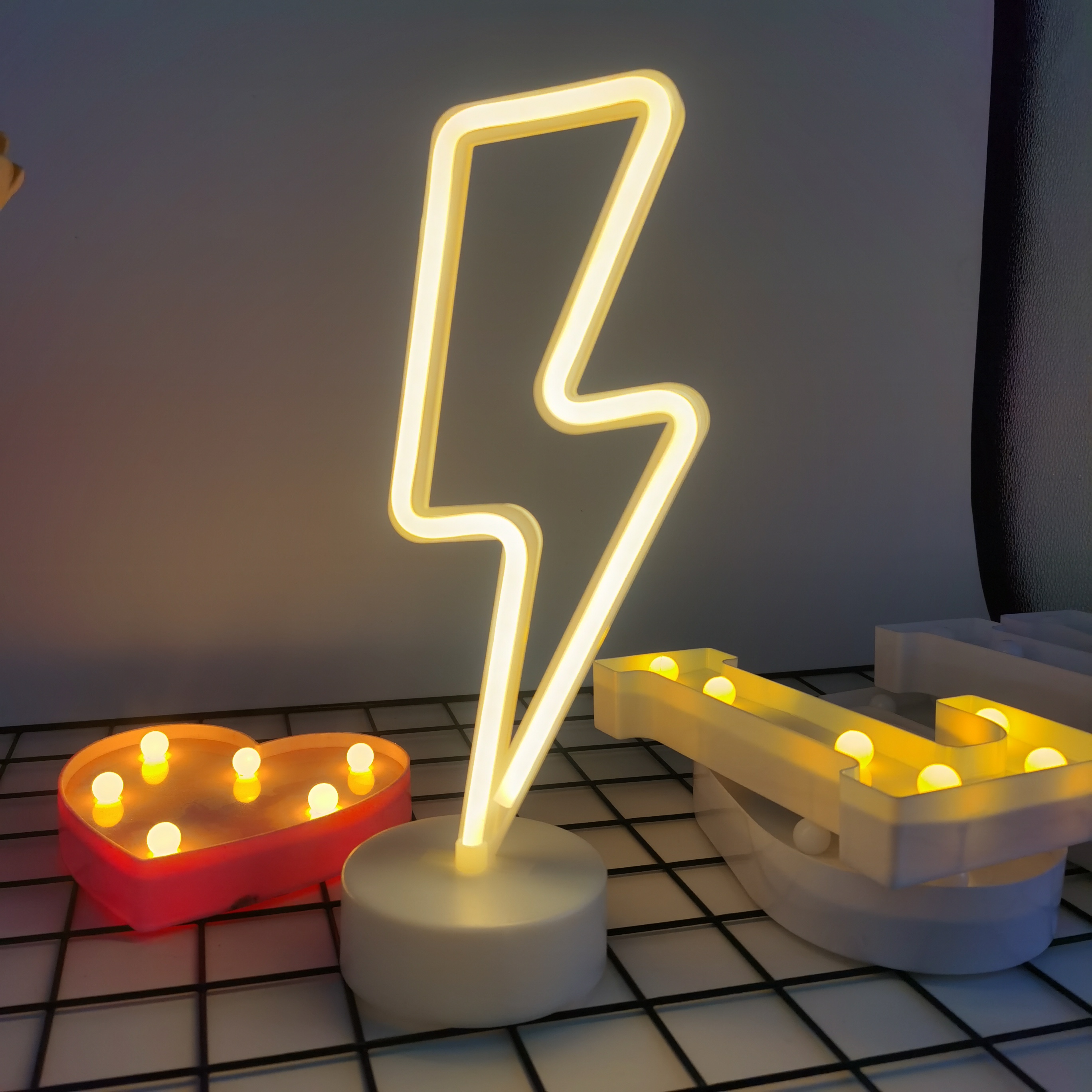 Lightning LED neon light, USB  – Party Games Switch Bewertung und Preis